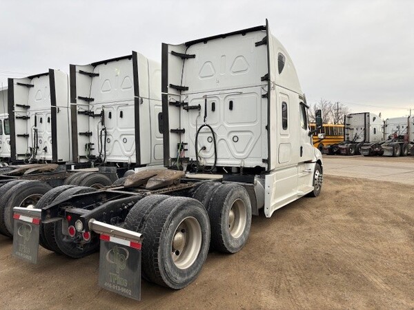 FREIGHTLINER PT126SLP 2021