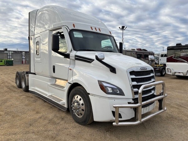 FREIGHTLINER CASCADIA 2022