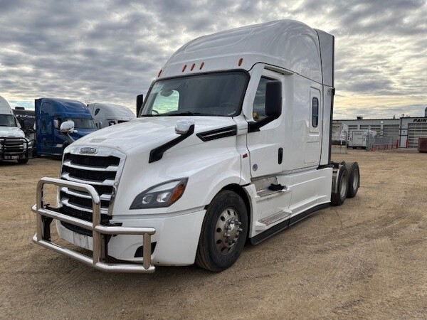 FREIGHTLINER CASCADIA 2022