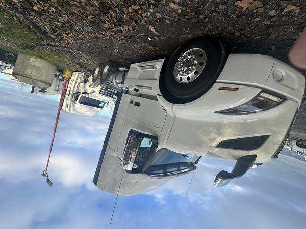 VOLVO DAY CAB 2024