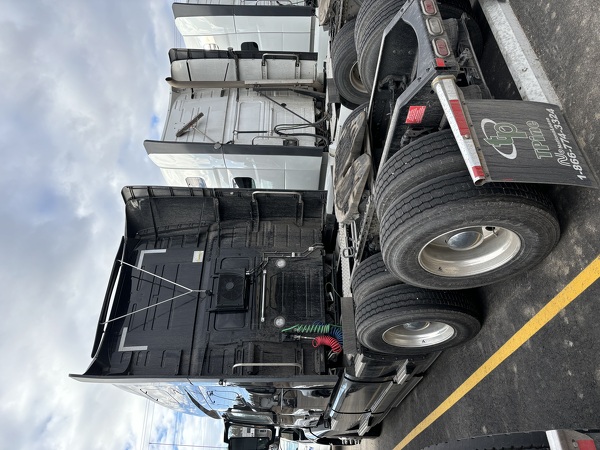 VOLVO VNL 760 2024