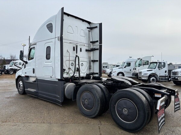 FREIGHTLINER CASCADIA 2023