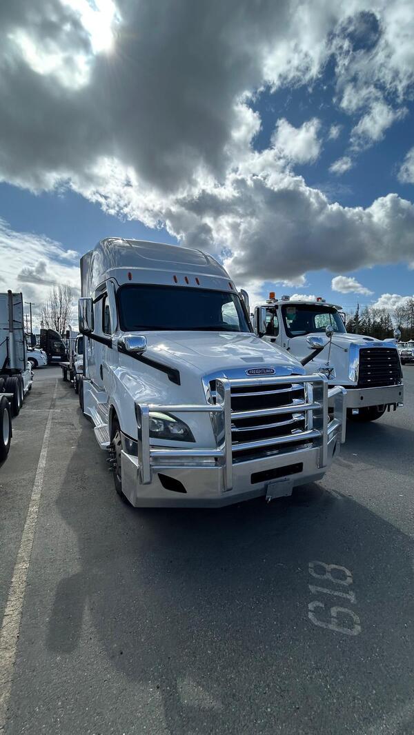 FREIGHTLINER CASCADIA 126 2024